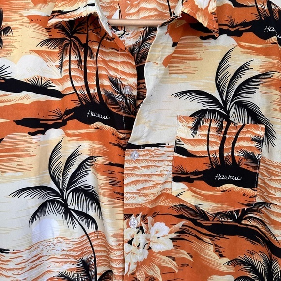 Unisex Hawaiian button up‎ - Picture 2 of 4